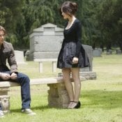 Lucy Hale E Drew Van Acker Nell Episodio The Devil You Know Di Pretty Little Liars 208428 Movieplayer It