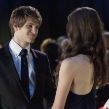 Keegan Allen nell'episodio 'Never Letting Go' di Pretty Little Liars