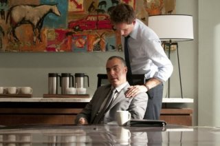 Titus Welliver e Patrick J. Adams nell'episodio 'Inside Track' di Suits