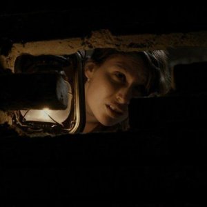 Derrière Les Murs: una scena con Laetitia Casta