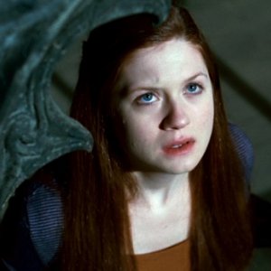 Bonnie Wright in una scena del film Harry Potter e i doni della morte - parte 2
