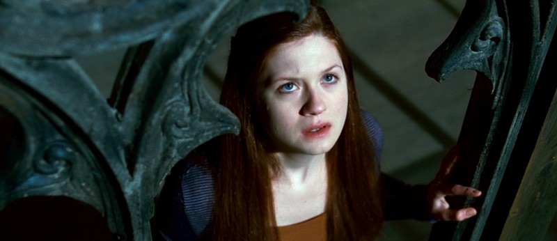 Bonnie Wright in una scena del film Harry Potter e i doni della morte - parte 2