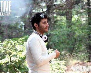 Il regista John Real sul set di Native