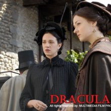 Asia Argento con Marta Gastini in una scena di Dracula 3D (2012)