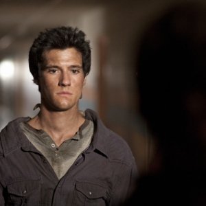 Drew Roy nell'episodio Silent Kill della serie Falling Skies