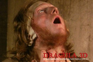 Una immagine splatter del film Dracula 3D di Dario Argento