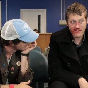 Aidan Gillen con Tom Fisher nel film Treacle Junior