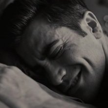 Jake Gyllenhaal in una tenera sequenza di Amore ed altri rimedi