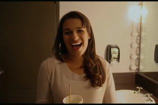 Trailer - Glee: The 3D Concert Movie