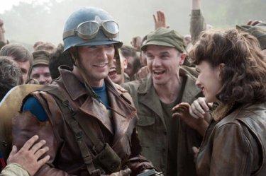 Chris Evans 'in borghese' nel film Captain America: il primo vendicatore