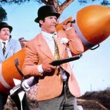 Franco e Ciccio alle prese con un mega-missile in Le spie vengono dal semifreddo