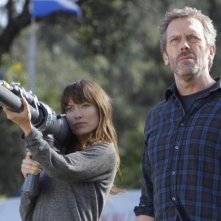 Hugh Laurie ed Olivia Wilde in un momento dell'episodio The Dig di Dr House