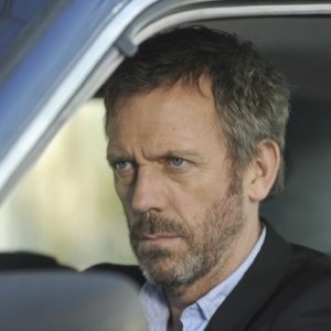 Hugh Laurie nell'episodio 'Andare avanti' di Dr House