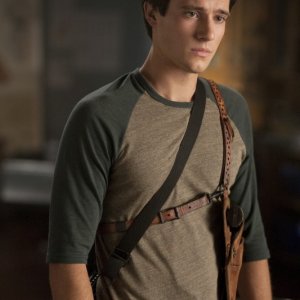 Drew Roy in una scena dell'episodio Sanctuary (parte 1) della serie Falling Skies