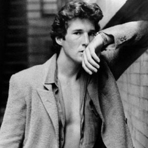 Richard Gere in American Gigolo è vestito da Giorgio Armani