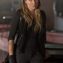 Sarah Carter in una scena dell'episodio Sanctuary (parte 1) della serie Falling Skies