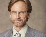 Jere Burns psicologo in Burn Notice