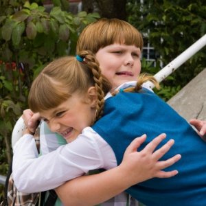 Robert Capron e Laine MacNeilin una scena di Diary of a Wimpy Kid con