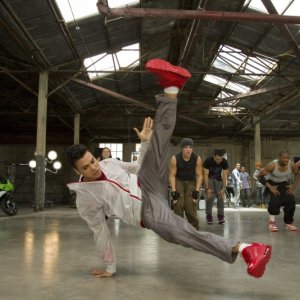 Christopher 'War' Martinez alle prese con una coreografia in Honey 2