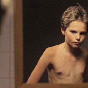 Zoé Heran in una immagine del film Tomboy