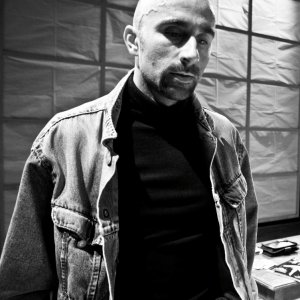 Daniele Giulietti in Corto circuito uno spettacolo contemporaneo scritto da Piero Oliveri (foto Silvia Mangiarotti)