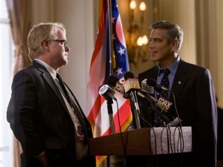 Faccia a faccia tra George Clooney e Philip Seymour Hoffman in Le idi di marzo