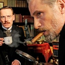 Un bellissimo primo piano di Viggo Mortensen a colloquio con Michael Fassbender in A Dangerous Method