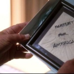 Una scena dell'episodio finale di The West Wing, 'Domani'