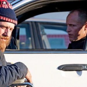 Woody Harrelson e un irriconoscibile Ben Foster in Rampart