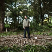 Gabriele Spinelli in una scena de L'ultimo terrestre