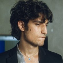 Primo piano di Louis Garrel in Un été brûlant