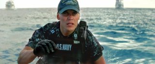 Taylor Kitsch in una delle prime immagini di Battleship