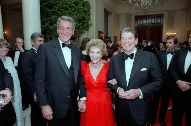 Rock Hudson con Ronald e Nancy Reagan nel maggio dell'84