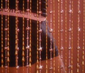 Il cantante Ben (Dominic Cooper) nelle fantasie di una sua fan indossa intimo griffato nel film Tamara Drewe