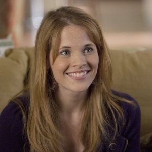 Katie Leclerc nell'episodio This Is Not a Pipe di Switched at Birth