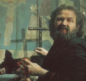 Robert Prosky nel film La fortezza, di Michael Mann (1983)