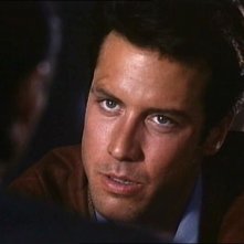 Un'immagine tratta dal film TV Sei solo, agente Vincent, di Michael Mann (1989)