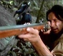 Daniel Day-Lewis in un'immagine del film L'ultimo dei mohicani (1992)