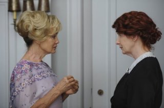 Jessica Lange e Frances Conroy in una scena del pilot di American Horror Story