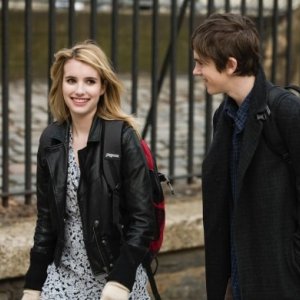 Emma Roberts con Freddie Highmore nel film L'arte di cavarsela