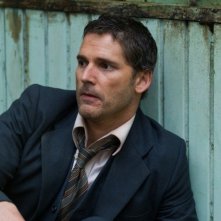 Eric Bana in una sequenza del thriller Hanna, del 2011