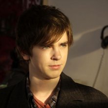 Freddie Highmore nel film L'arte di cavarsela (The Art of Getting By)
