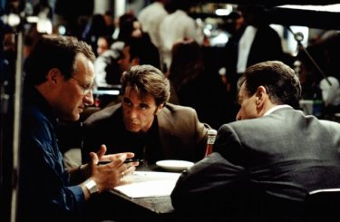 Il regista Micheal Mann con Al Pacino e Robert De Niro sul set del film Heat - La sfida