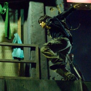 Jon Foo in una scena del filmTekken del 2010