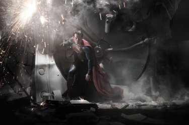 First image of Henry Cavill in Superman: Man of Steel