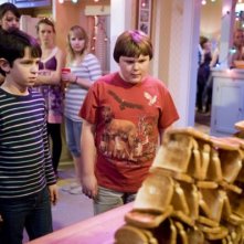 Robert Capron con Zachary Gordon nel film Diario di una schiappa 2