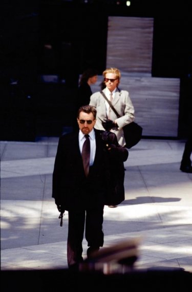 Robert De Niro e Val Kilmer in una scena di Heat - La sfida, di Michael Mann