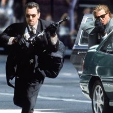 Robert De Niro e Val Kilmer in una sequenza di Heat - La sfida, di Michael Mann