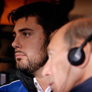 Il produttore Mattia Vecchi sul set del film Dietro il buio