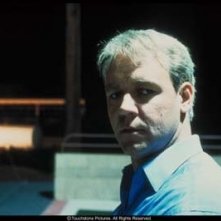 Russell Crowe in un primo piano dal film Insider - Dietro la verità di Michael Mann